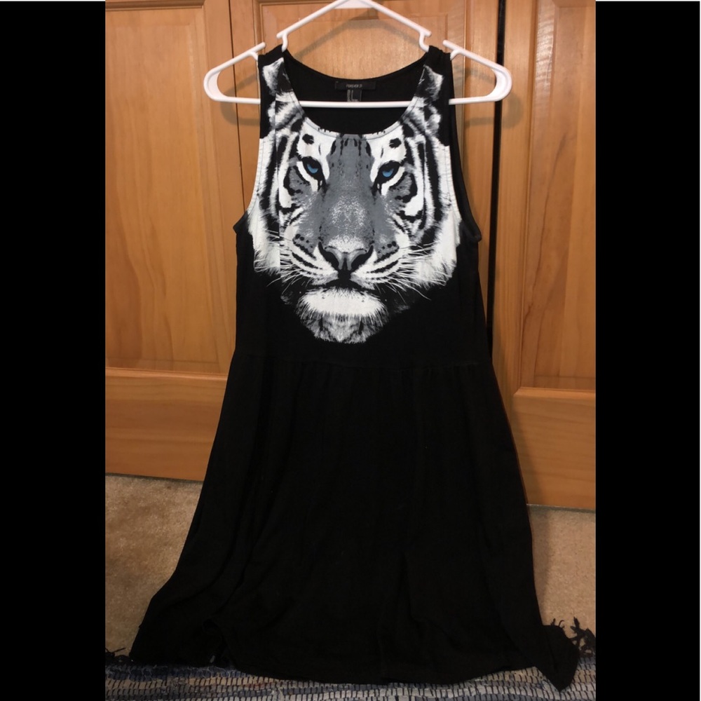 Black lion dress